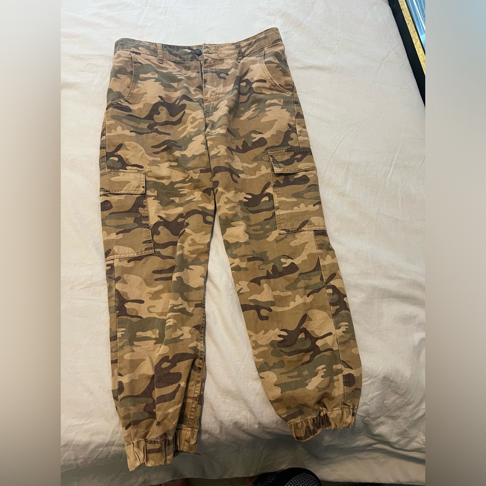 Zara camo pants!